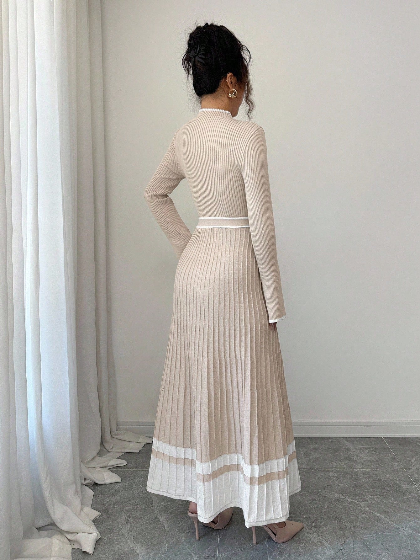 Nora | Elegante Gebreide Jurk met Tailleceintuur