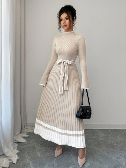 Nora | Elegante Gebreide Jurk met Tailleceintuur