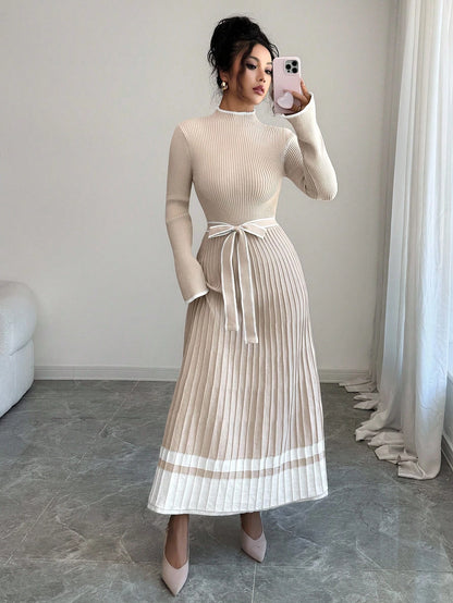 Nora | Elegante Gebreide Jurk met Tailleceintuur