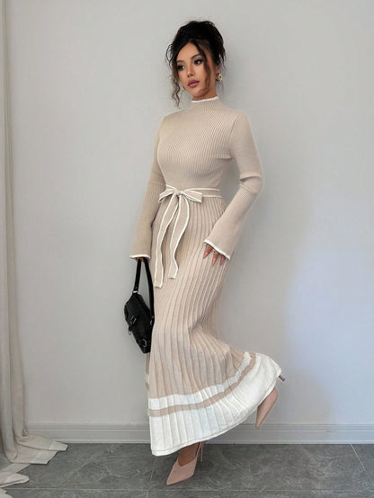 Nora | Elegante Gebreide Jurk met Tailleceintuur